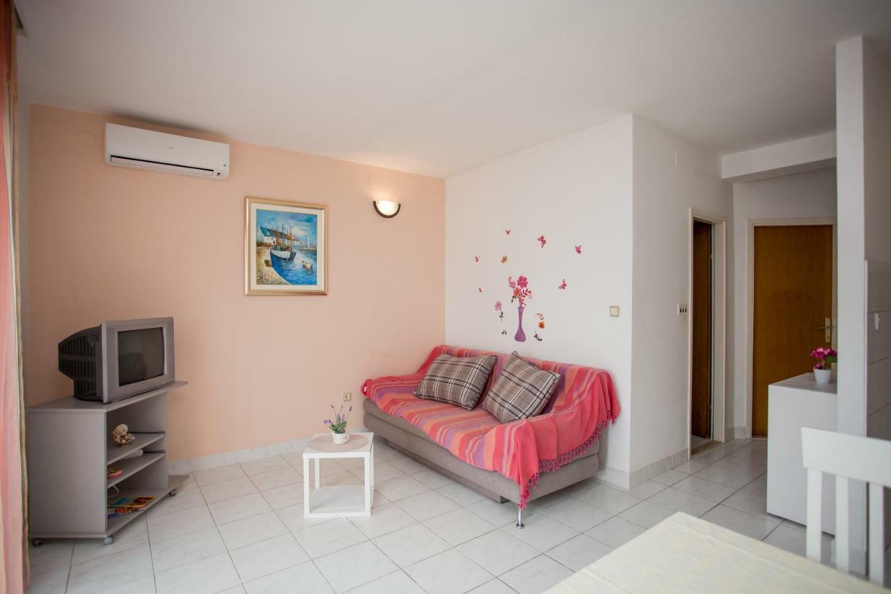 Apartments Gloria Primosten Ngoại thất bức ảnh