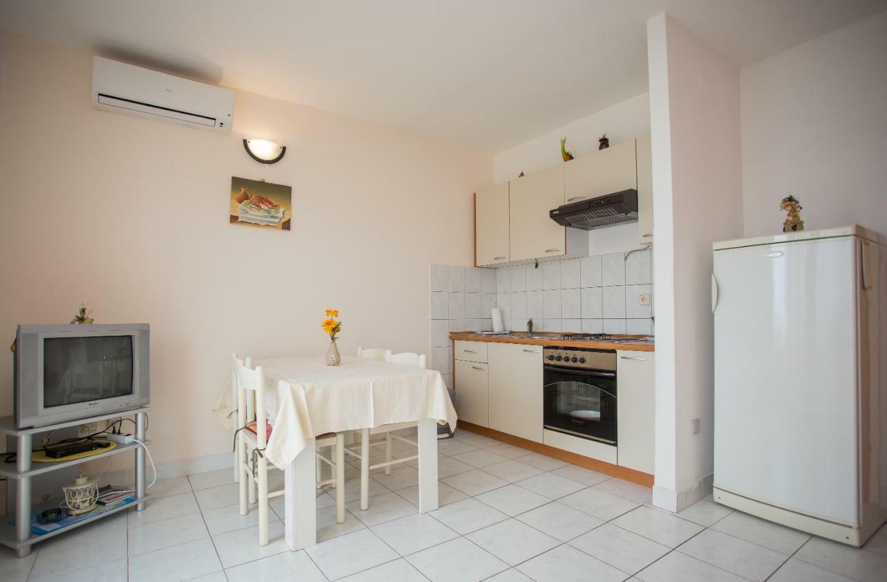 Apartments Gloria Primosten Ngoại thất bức ảnh