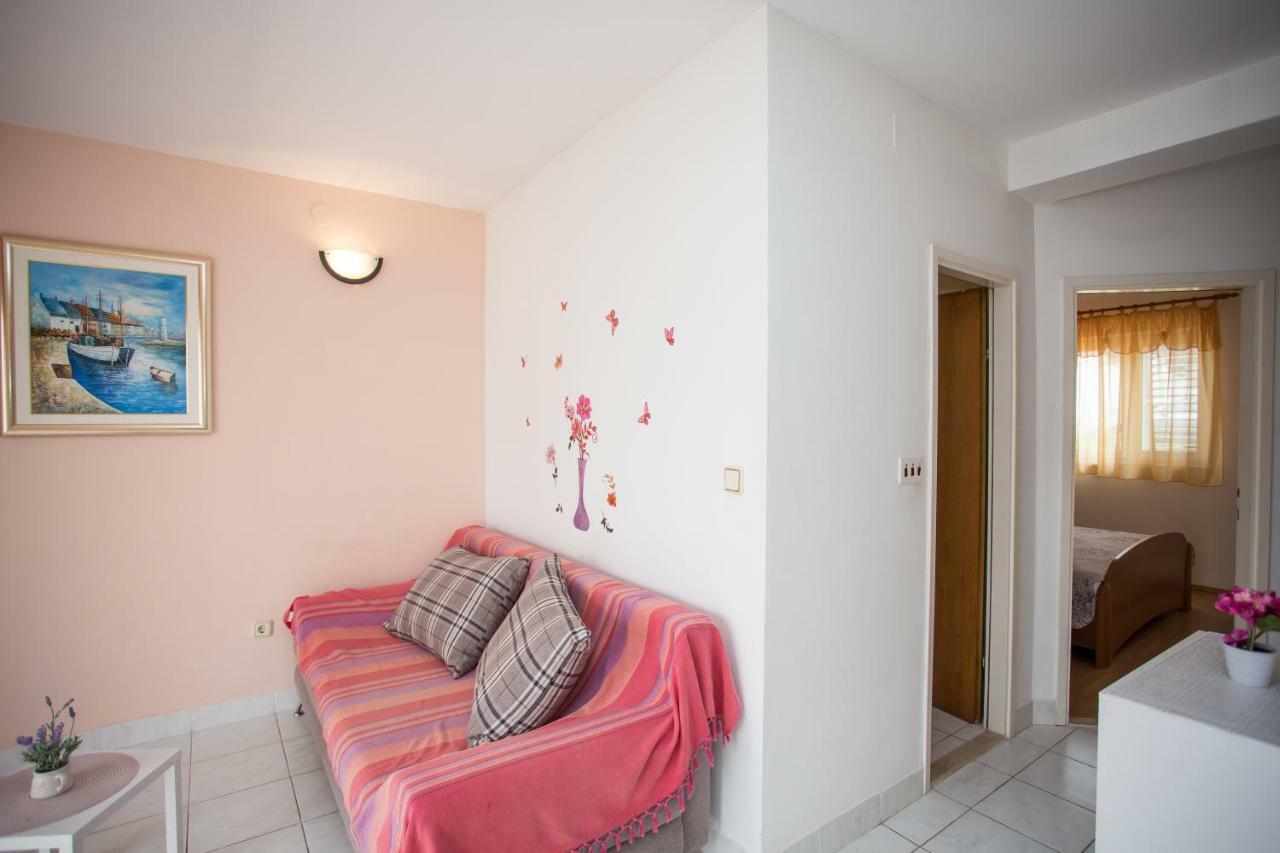 Apartments Gloria Primosten Ngoại thất bức ảnh